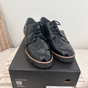 Vionic Women's Glossy Black Loafers